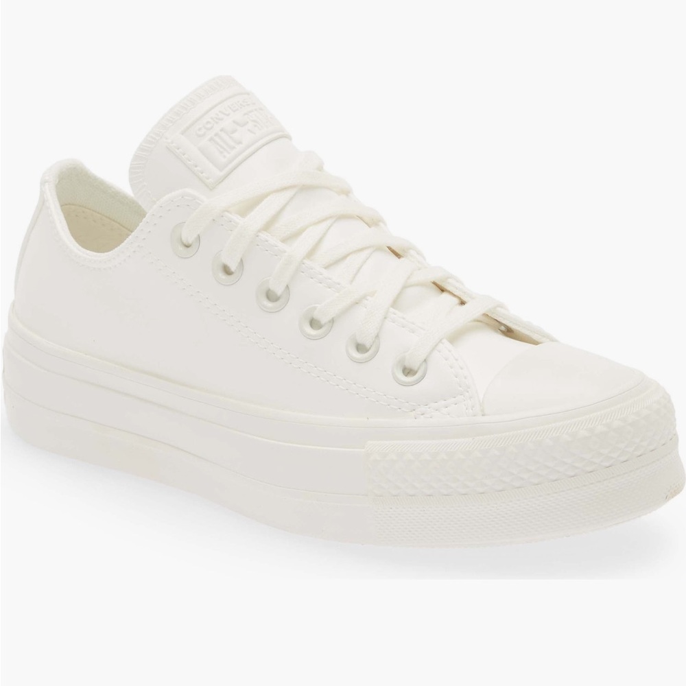 7.5 Vintage White Platform Converse